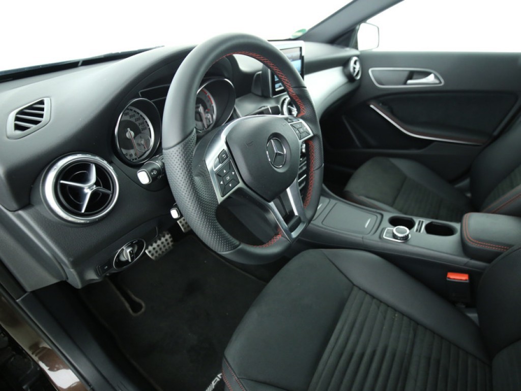 Mercedes-Benz GLA-Klasse 250 AMG Panoramadak/Com/Xenon Aut7 Foto 5