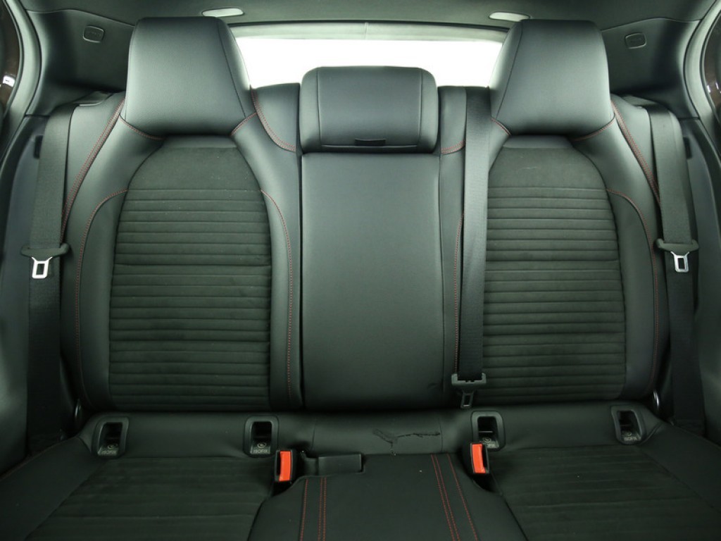 Mercedes-Benz GLA-Klasse 250 AMG Panoramadak/Com/Xenon Aut7 Foto 8