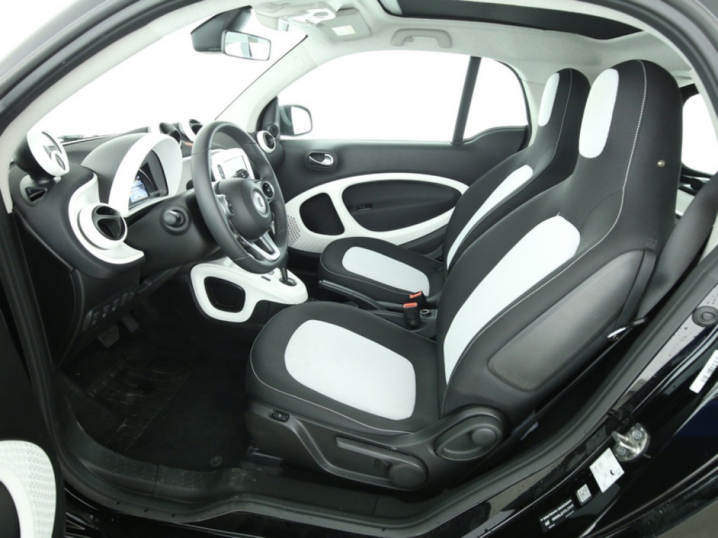 Smart Fortwo 1.0 Passion Panoramadak/Nav/LED/ECC Aut6 Foto 3