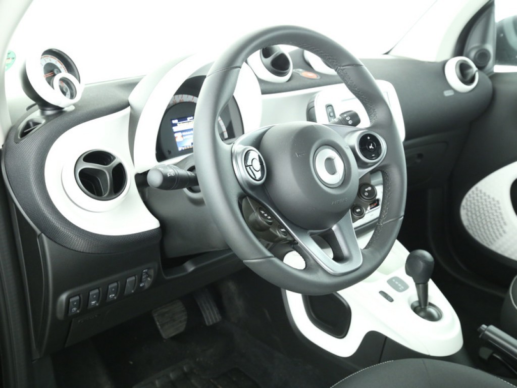 Smart Fortwo 1.0 Passion Panoramadak/Nav/LED/ECC Aut6 Foto 4