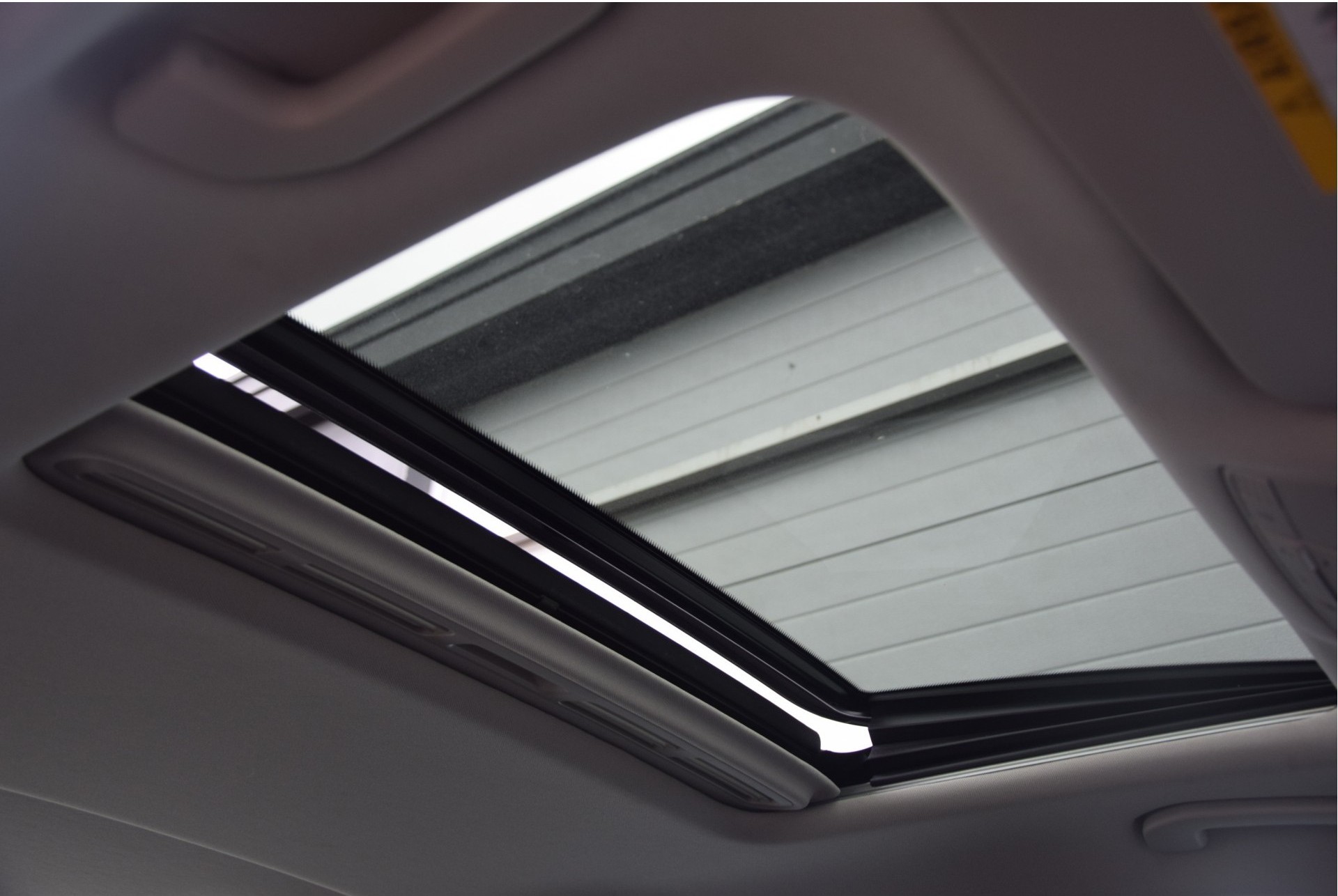 Mercedes-Benz C-Klasse 180 Avantgarde Comand/ILS/Schuifdak/Spoorpakket Aut7 Foto 6