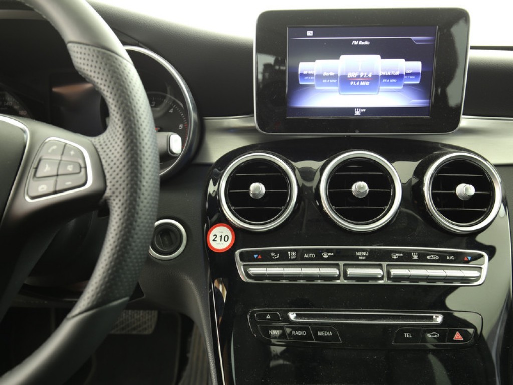 Mercedes-Benz C-Klasse 220d Avantgarde Panorama/ILS/Standkachel/Mem/Nav Aut7 Foto 5