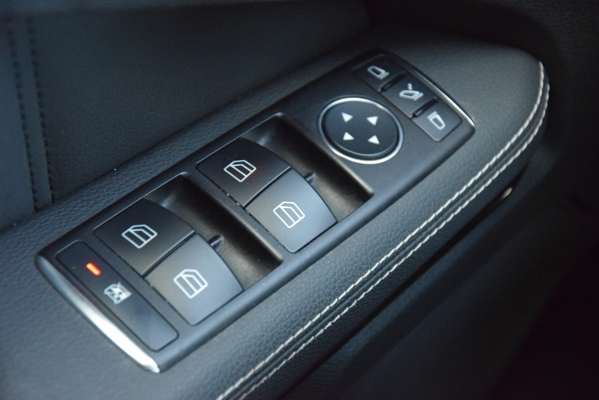 Mercedes-Benz E-Klasse 350 Cdi AMG Distronic/Com/Schuifdak/ILS Aut7 265pk Foto 9