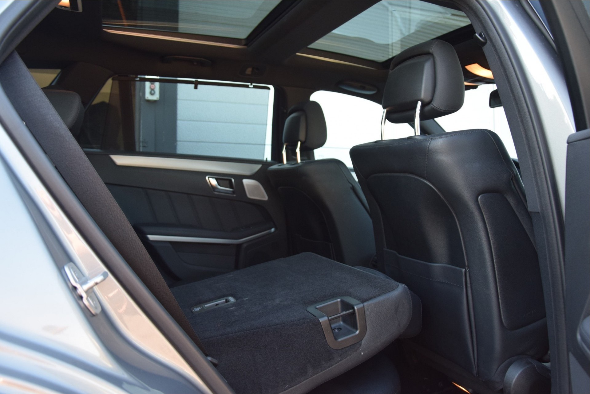 Mercedes-Benz E-Klasse 350 Bluetec Estate AMG Distronic/Luchtvering/Panorama/Keyless/B&O Aut7 Foto 13