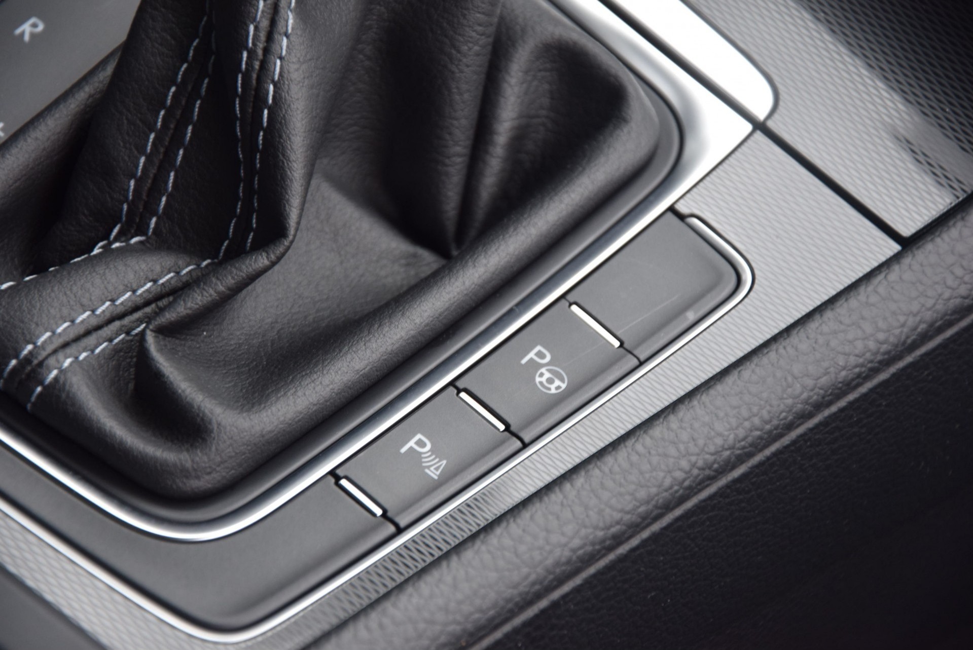 Volkswagen Golf 2.0TDI GTD Panorama/Bi-Xenon/19"/Sport&Sound DSG Aut6 Foto 13