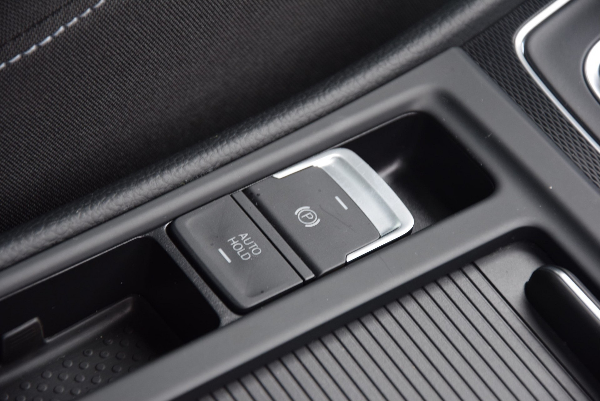 Volkswagen Golf 2.0TDI GTD Panorama/Bi-Xenon/19"/Sport&Sound DSG Aut6 Foto 14