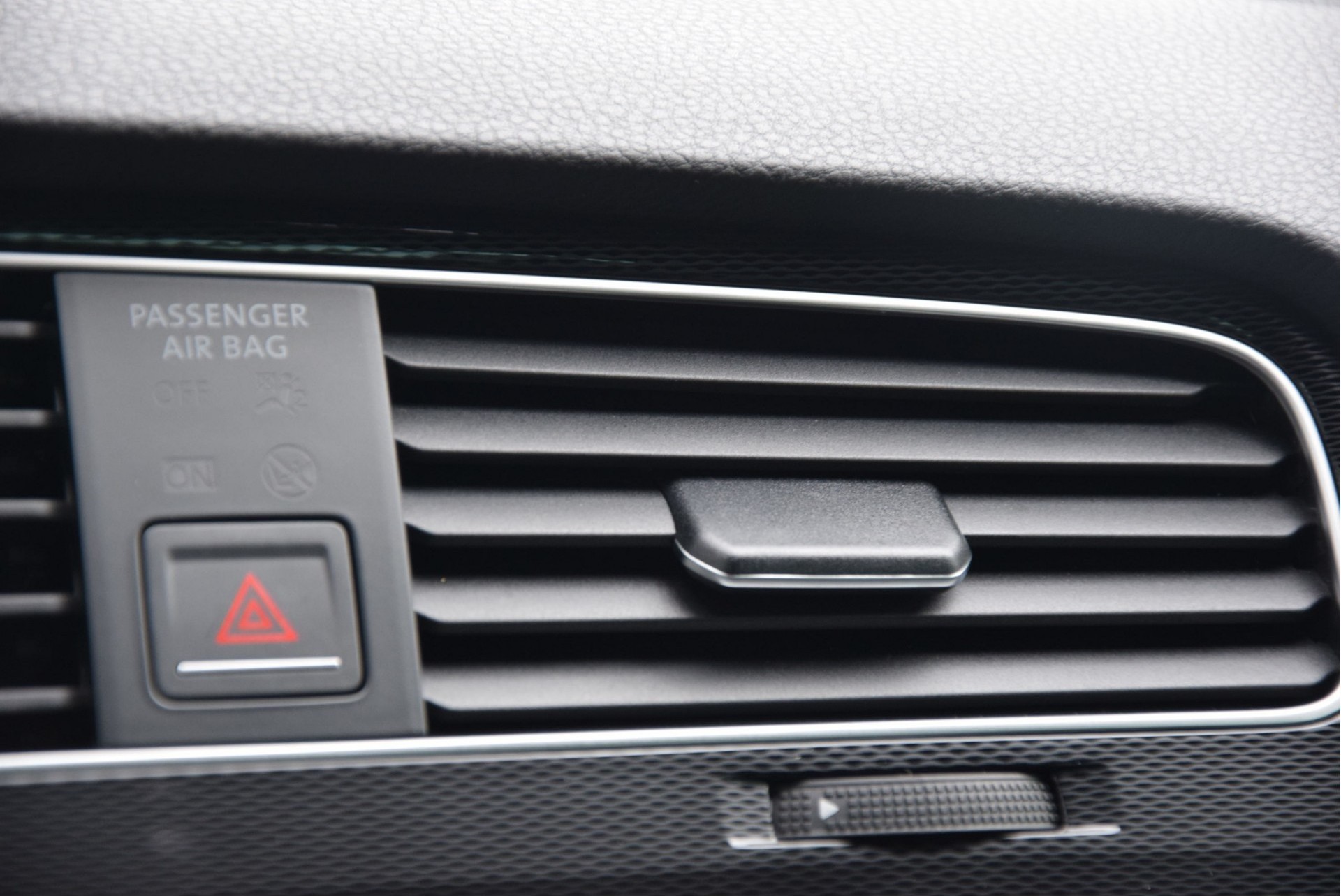 Volkswagen Golf 2.0TDI GTD Panorama/Bi-Xenon/19"/Sport&Sound DSG Aut6 Foto 5