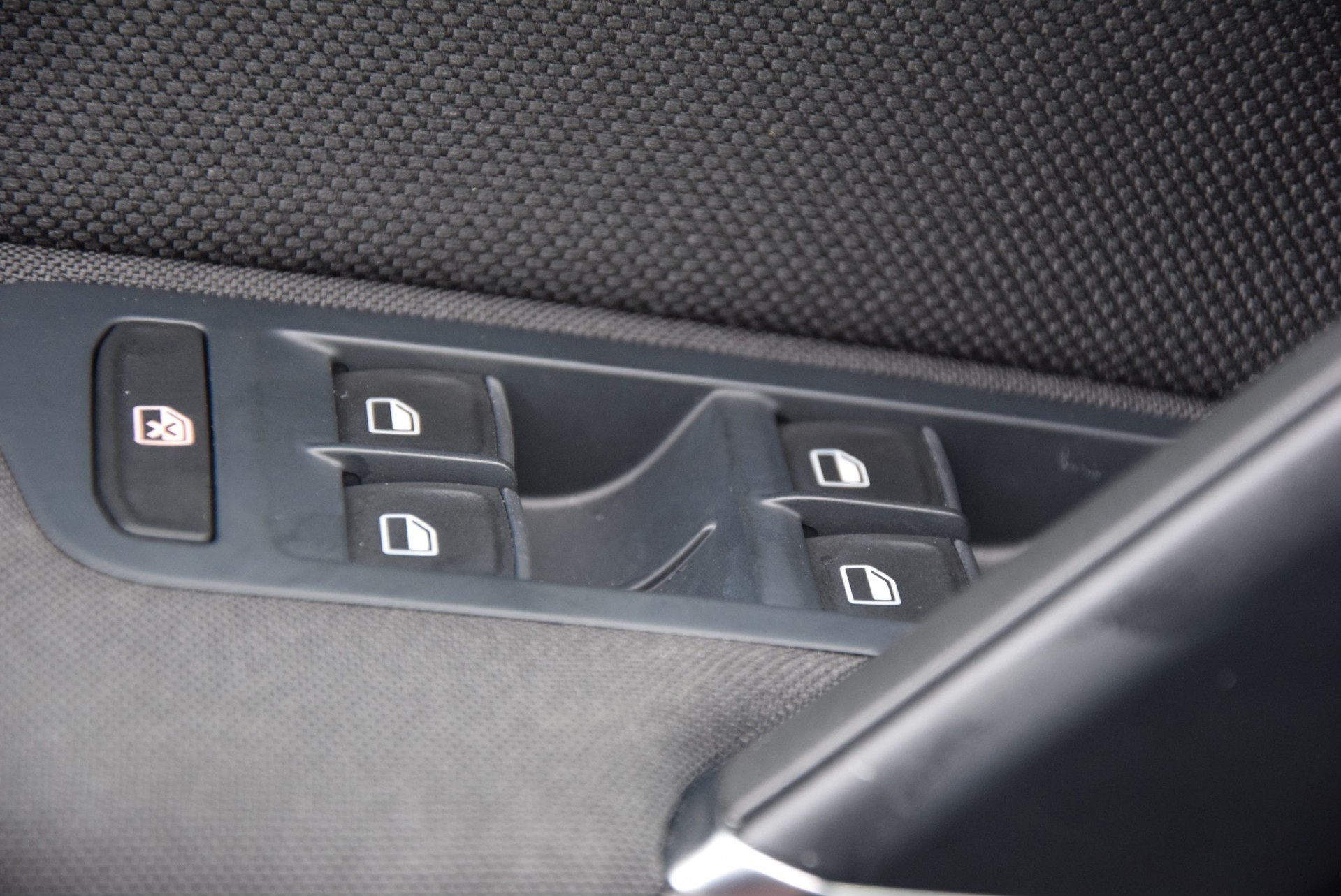 Volkswagen Golf 2.0TDI GTD Panorama/Bi-Xenon/19"/Sport&Sound DSG Aut6 Foto 7