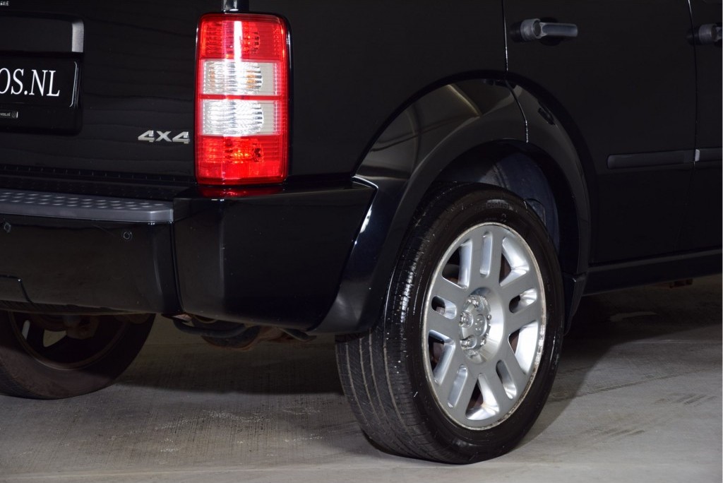 Dodge Nitro 3.7 V6 SE 4WD SRT styling Aut Foto 10