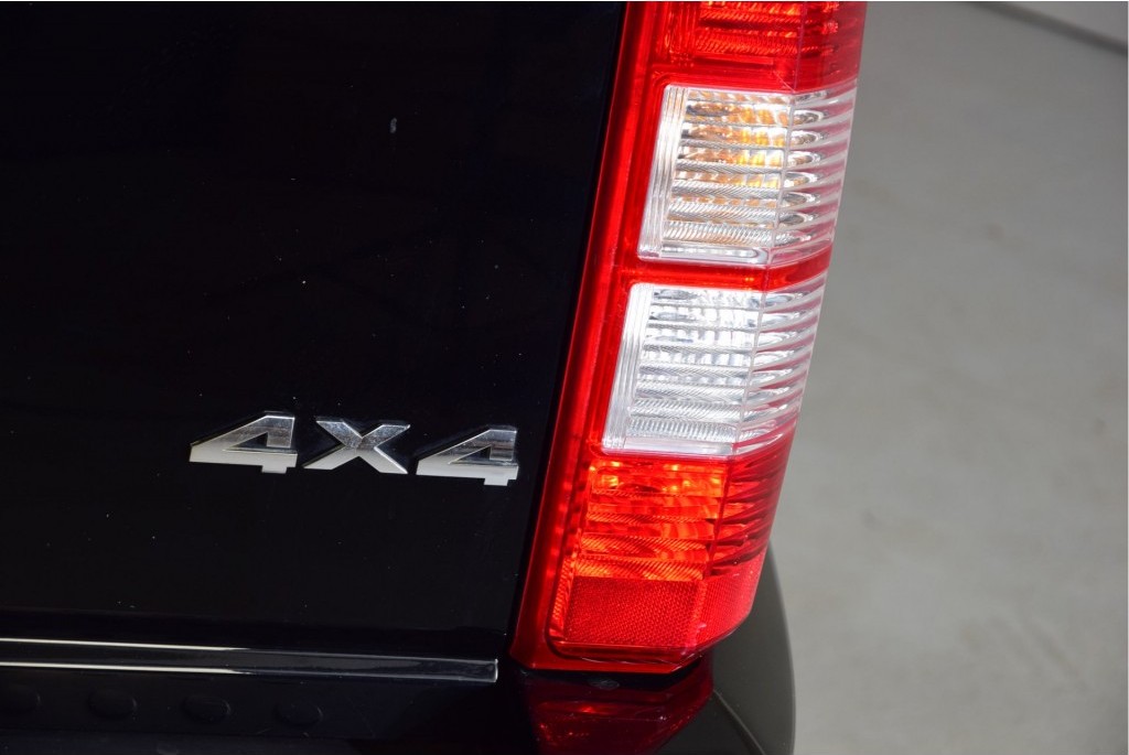 Dodge Nitro 3.7 V6 SE 4WD SRT styling Aut Foto 11