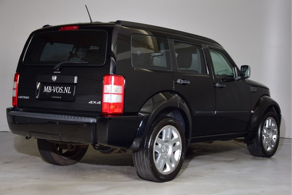 Dodge Nitro 3.7 V6 SE 4WD SRT styling Aut Foto 2