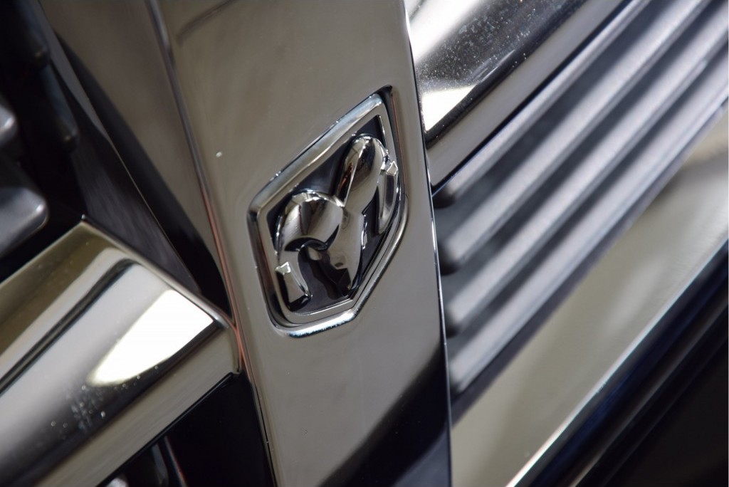 Dodge Nitro 3.7 V6 SE 4WD SRT styling Aut Foto 8