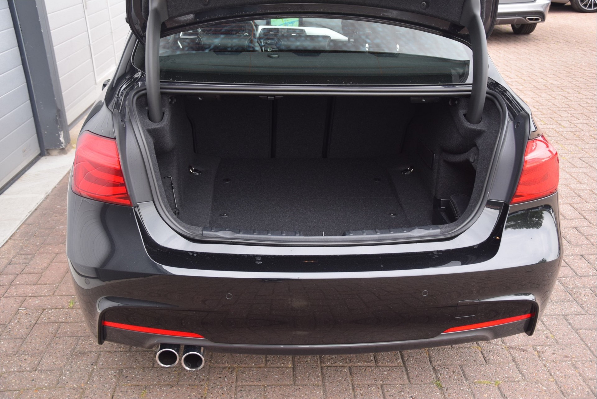 BMW 3 Serie 320I M SPORT Dak/Leer/Prof-Navi Aut8 NIEUW! Foto 16