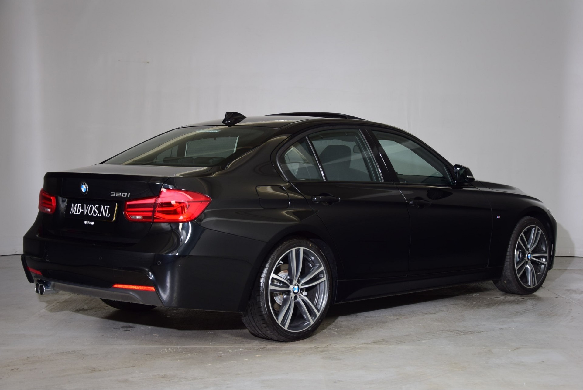 BMW 3 Serie 320I M SPORT Dak/Leer/Prof-Navi Aut8 NIEUW! Foto 2
