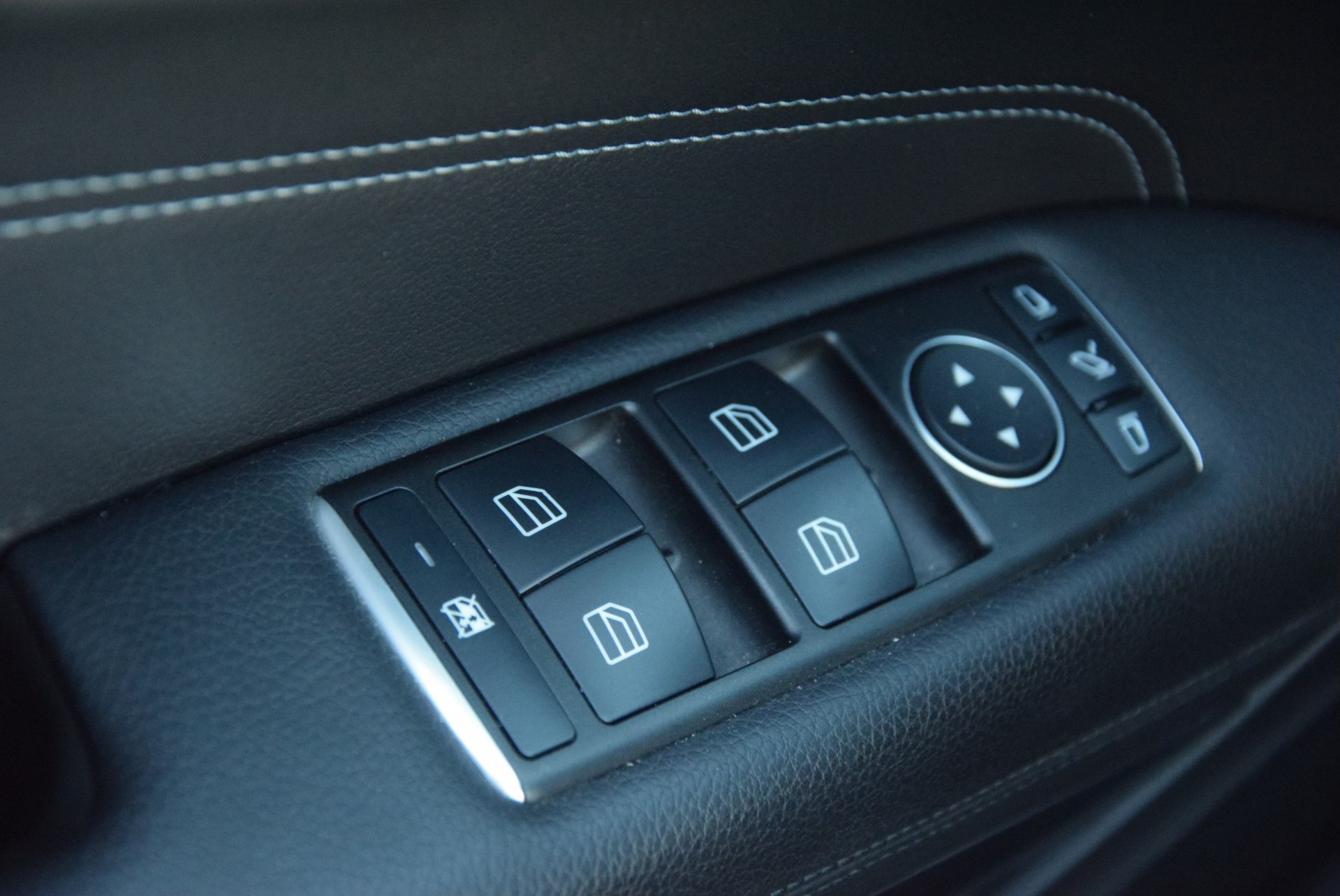 Mercedes-Benz E-Klasse 250 Cabrio AMG Plus Keyless/ILS/Com/19" Aut7 Foto 13