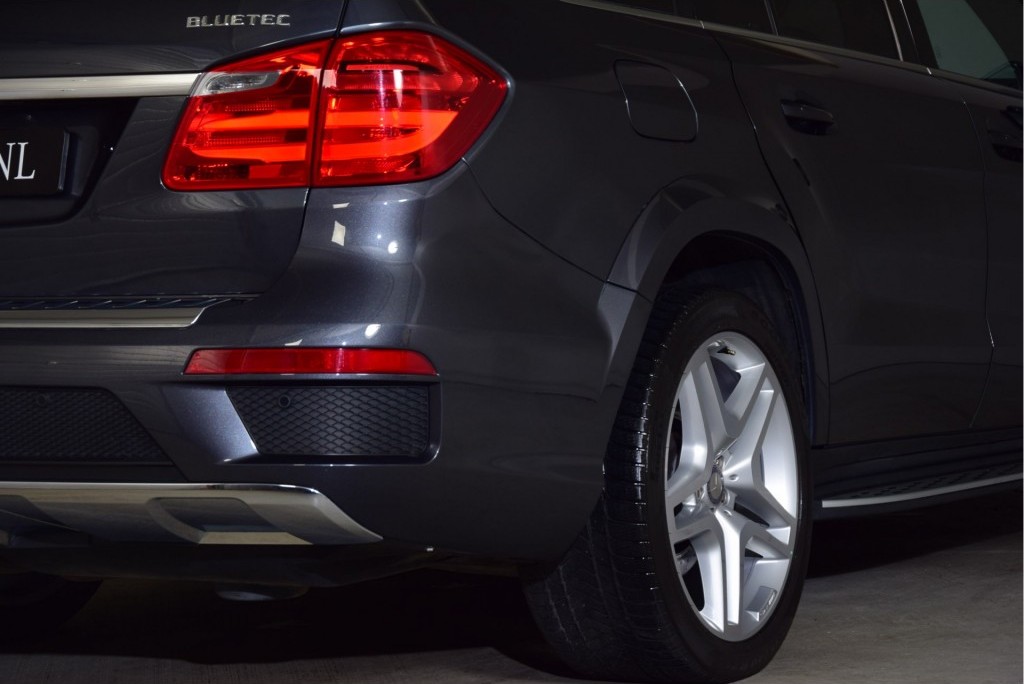 Mercedes-Benz GL-Klasse 350 Bluetec 4M AMG Panorama/Distronic/Servo/Luchtvering/21"LM Aut7 Foto 21