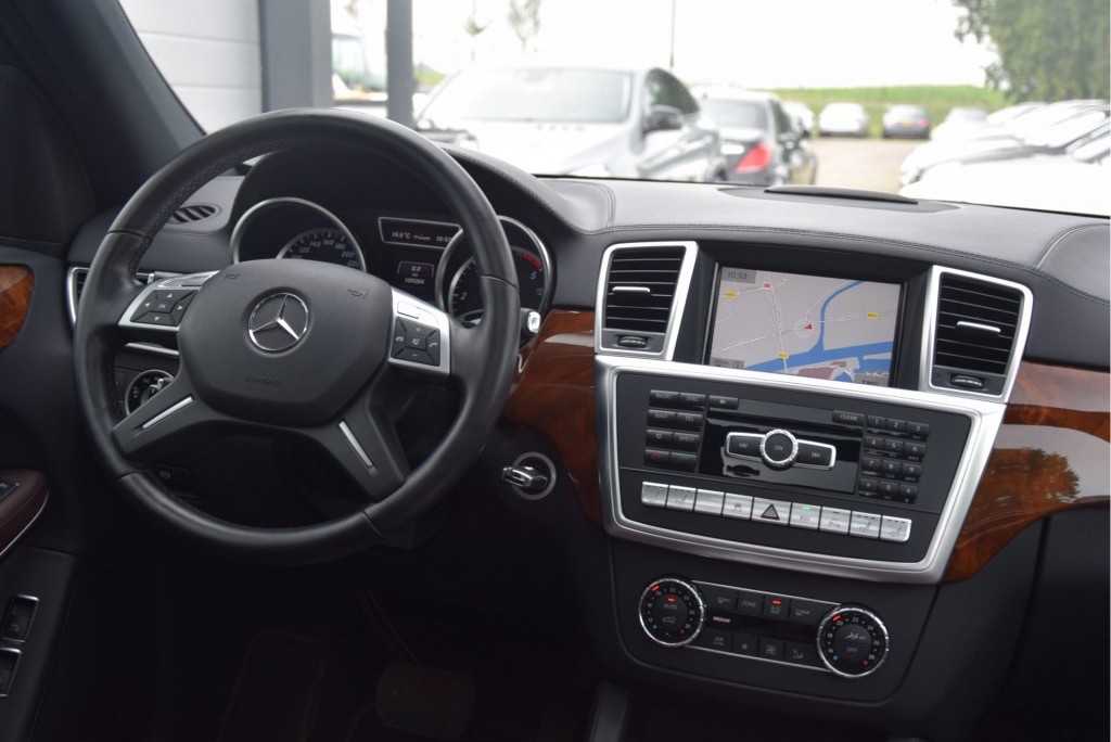 Mercedes-Benz GL-Klasse 350 Bluetec 4M AMG Panorama/Distronic/Servo/Luchtvering/21"LM Aut7 Foto 5