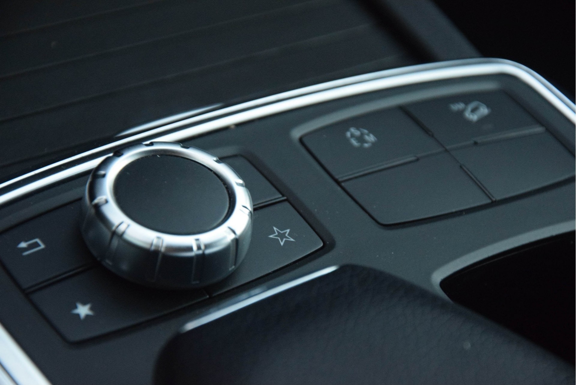 Mercedes-Benz M-Klasse 250 Bluetec 4-Matic ILS/Nav/20" Aut7 Foto 8