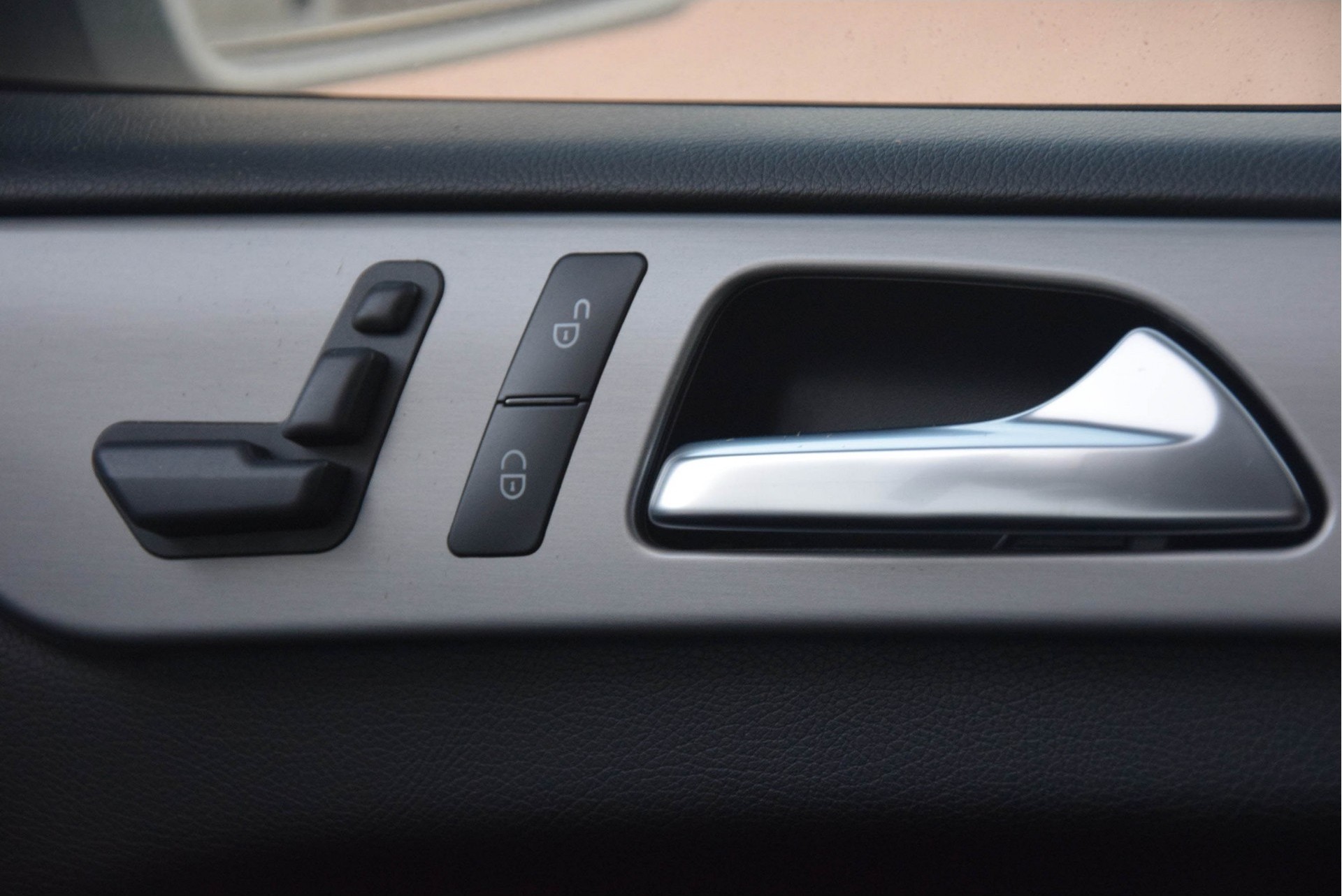 Mercedes-Benz M-Klasse 250 Bluetec 4-Matic ILS/Nav/20" Aut7 Foto 9