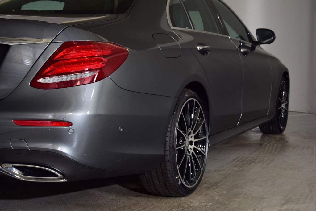 Mercedes-Benz E-Klasse 350d AMG Keyless/Softclose/Distronic/Luchtvering/Panorama/Standkachel Aut9 Foto 19