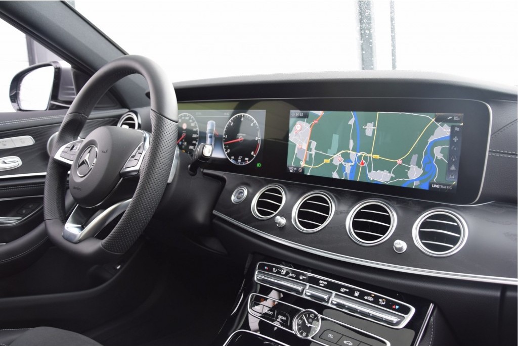 Mercedes-Benz E-Klasse 350d AMG Keyless/Softclose/Distronic/Luchtvering/Panorama/Standkachel Aut9 Foto 4