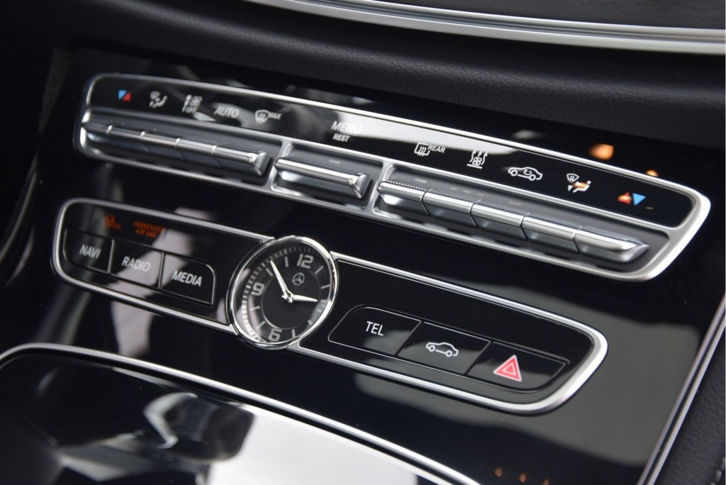 Mercedes-Benz E-Klasse 350d AMG Keyless/Softclose/Distronic/Luchtvering/Panorama/Standkachel Aut9 Foto 9