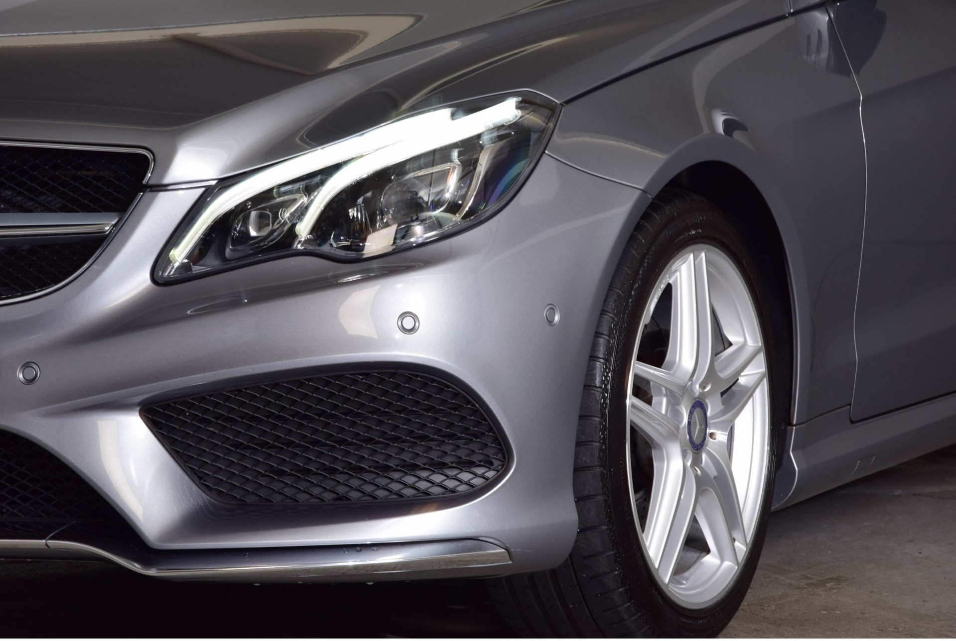 Mercedes-Benz E-Klasse Coupé 200 AMG Panorama/Com/Camera/ILS Aut7 Foto 12