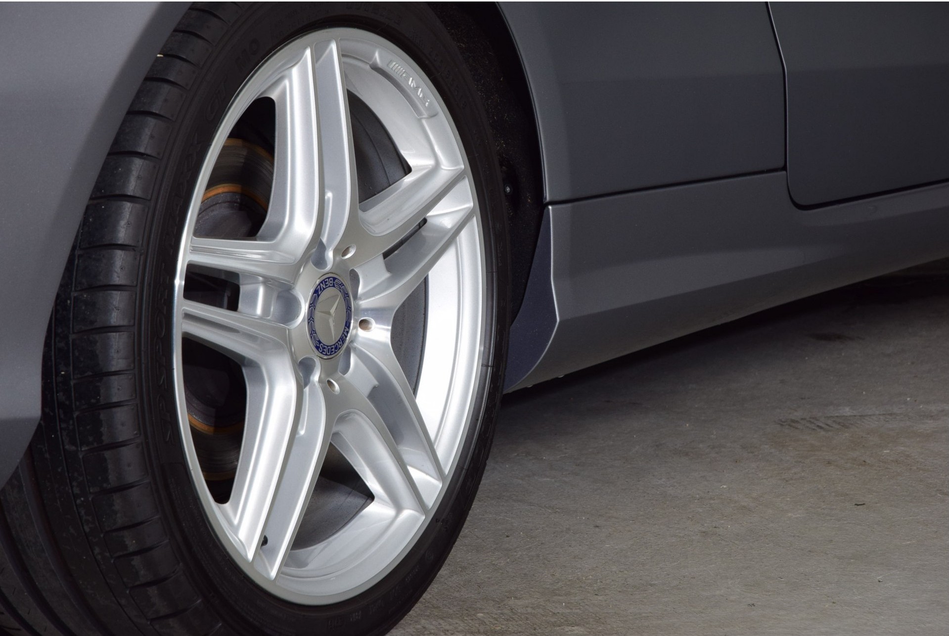 Mercedes-Benz E-Klasse Coupé 200 AMG Panorama/Com/Camera/ILS Aut7 Foto 16