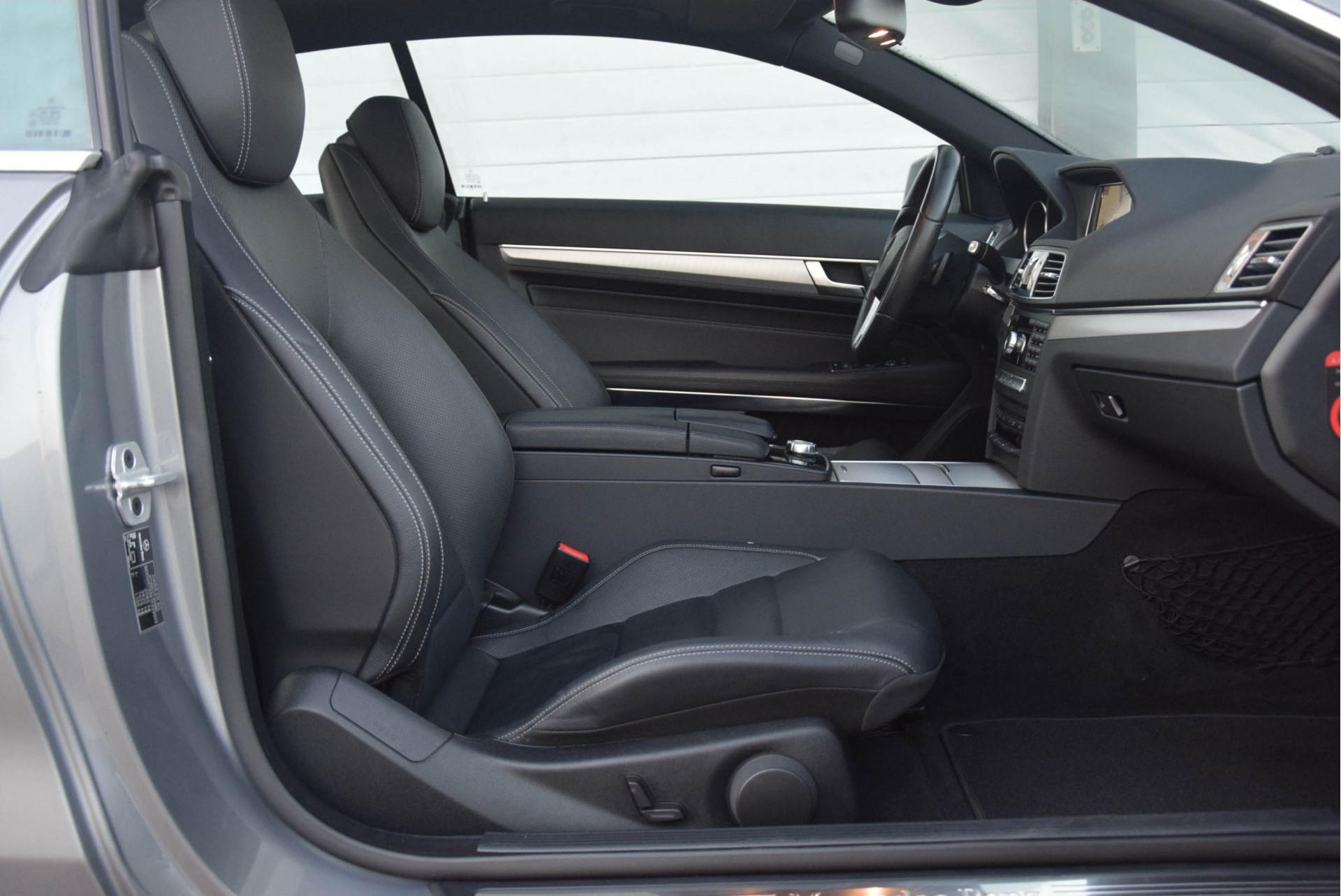 Mercedes-Benz E-Klasse Coupé 200 AMG Panorama/Com/Camera/ILS Aut7 Foto 3