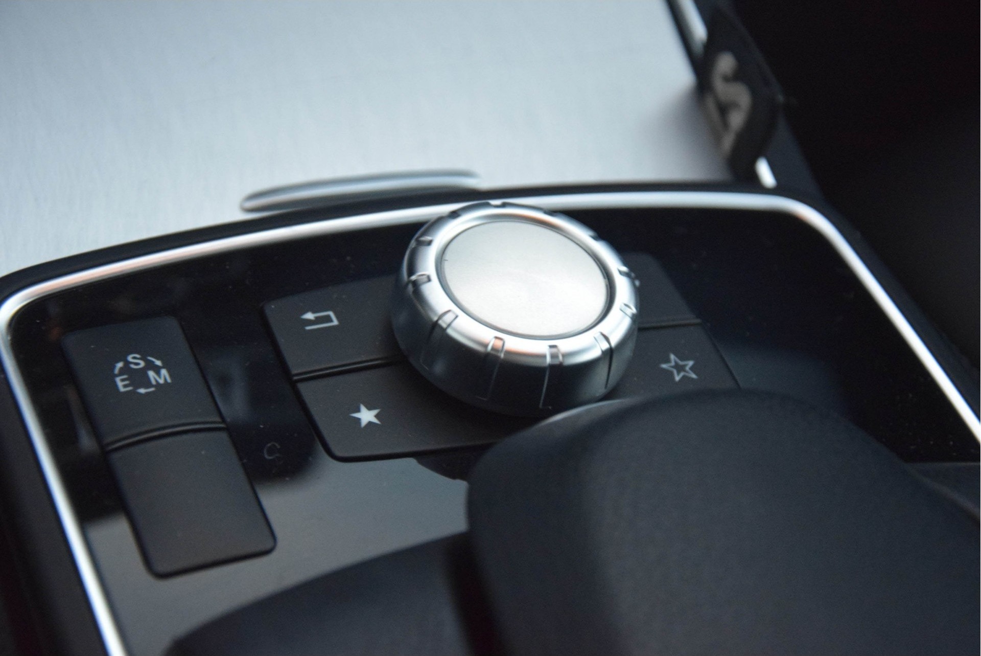 Mercedes-Benz E-Klasse Coupé 200 AMG Panorama/Com/Camera/ILS Aut7 Foto 4