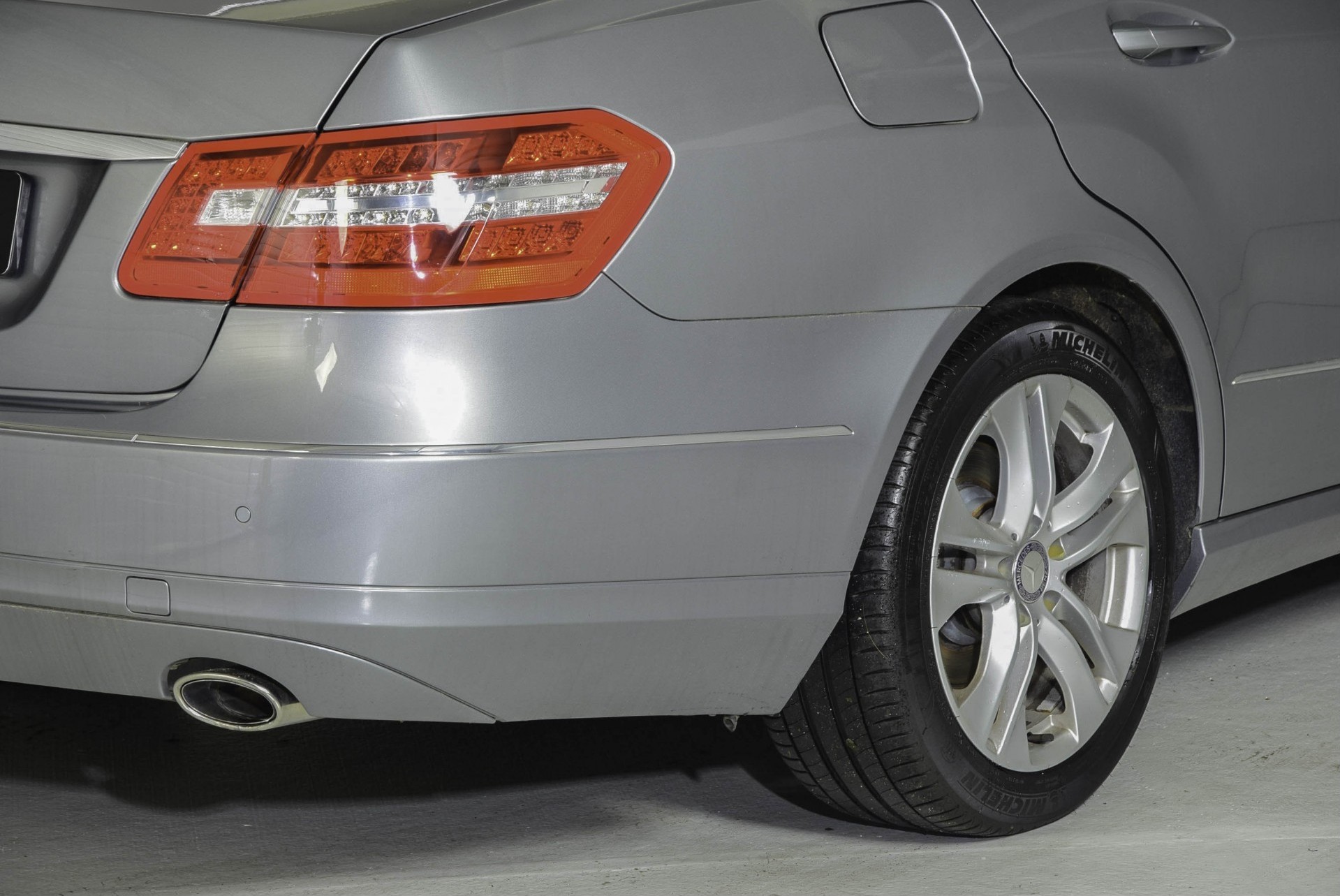 Mercedes-Benz E-Klasse 350 CDI 4-Matic Avantgarde Com/ILS/Parktronic Aut7 Foto 16