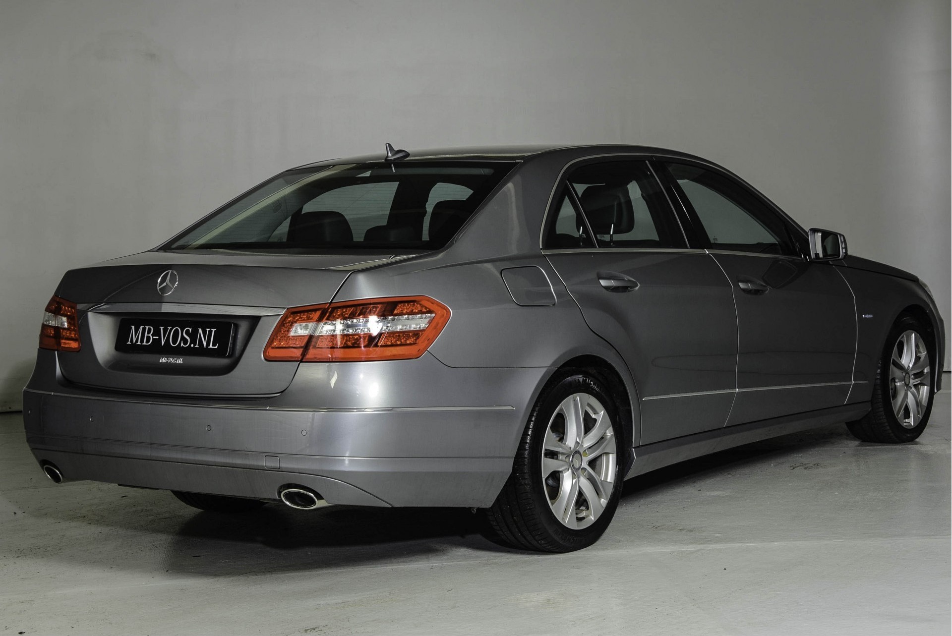 Mercedes-Benz E-Klasse 350 CDI 4-Matic Avantgarde Com/ILS/Parktronic Aut7 Foto 2