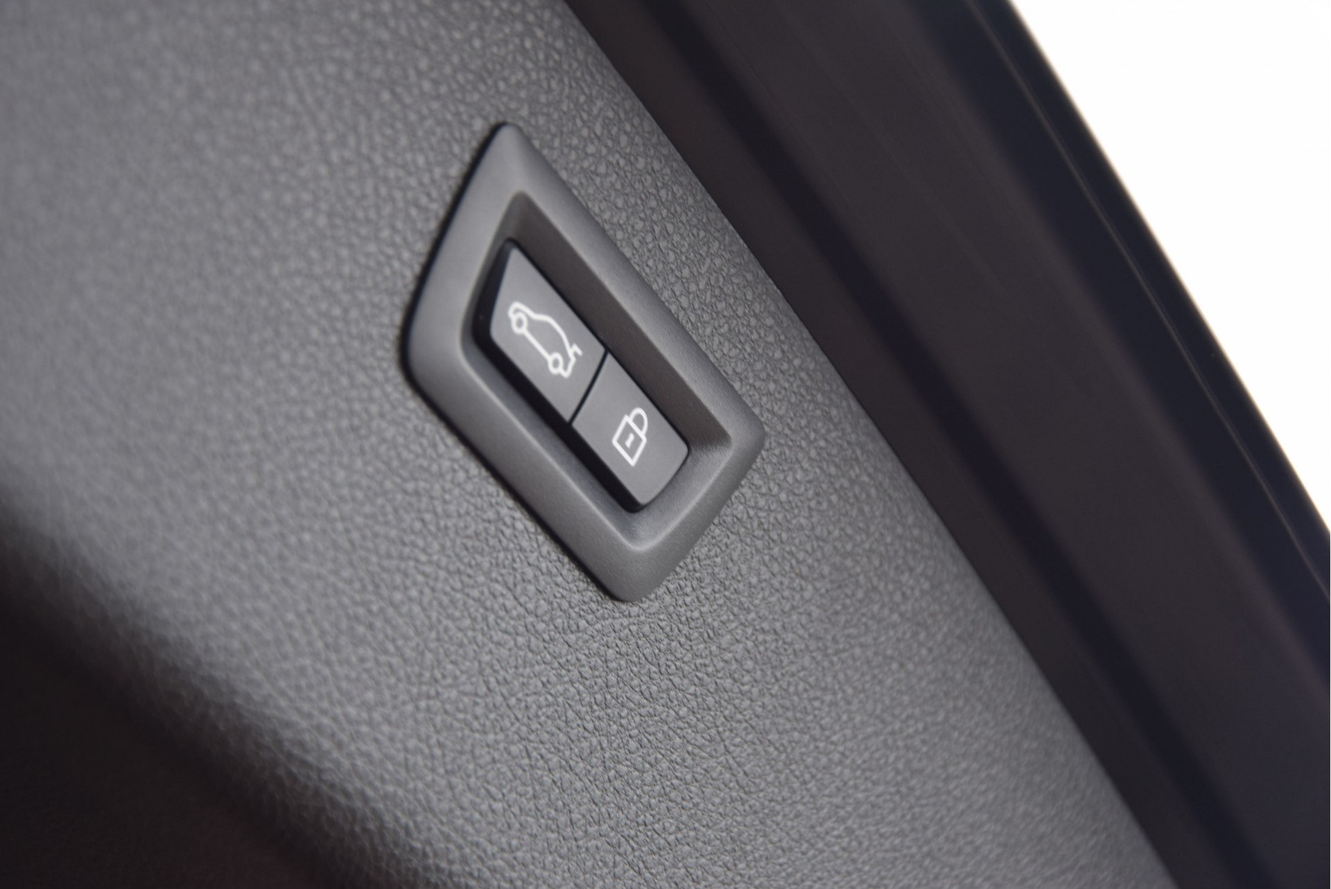 BMW 3 Serie Touring 318D High Executive M-Sportpakket Panorama/19"/Keyless Aut8 Foto 21