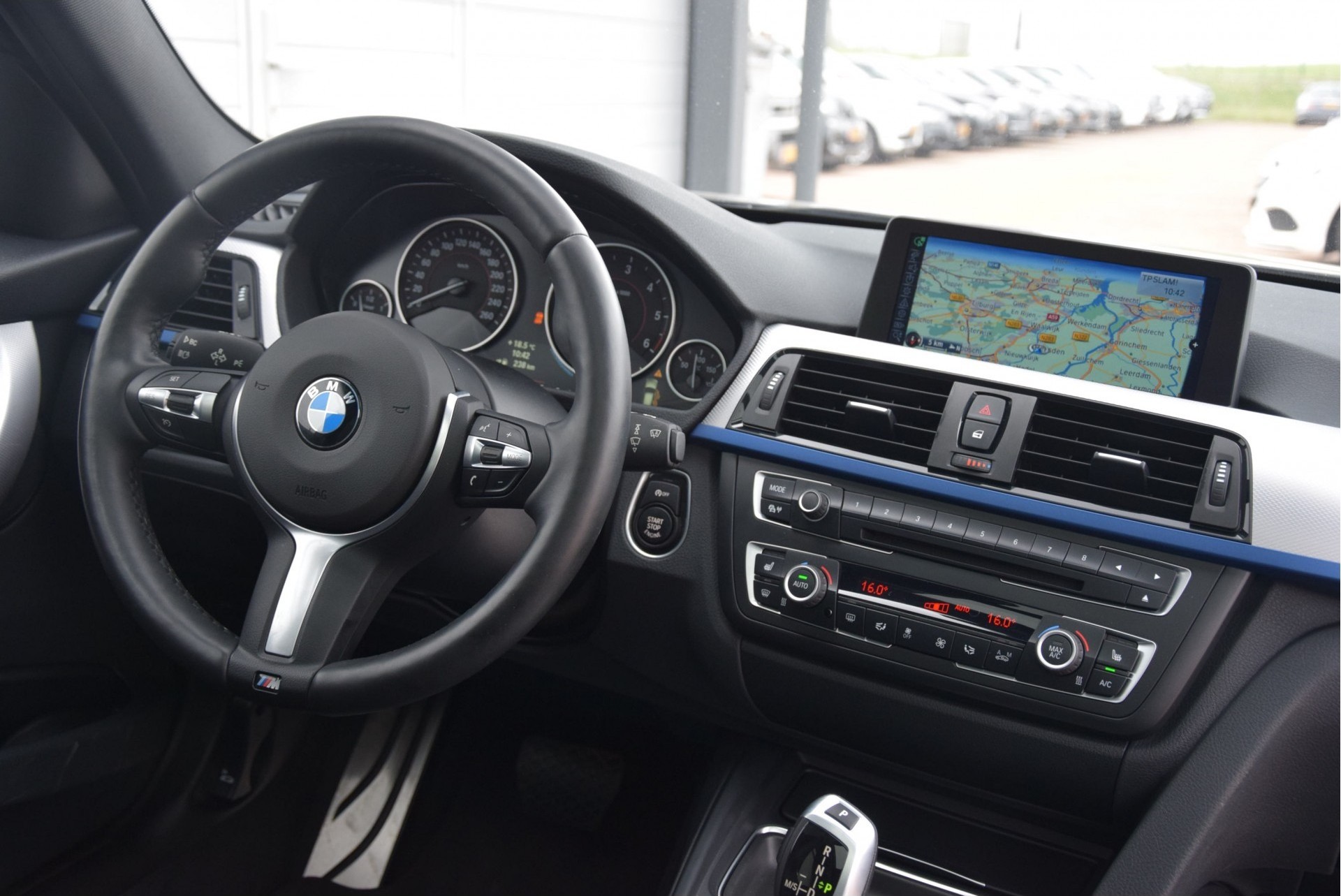 BMW 3 Serie Touring 318D High Executive M-Sportpakket Panorama/19"/Keyless Aut8 Foto 7