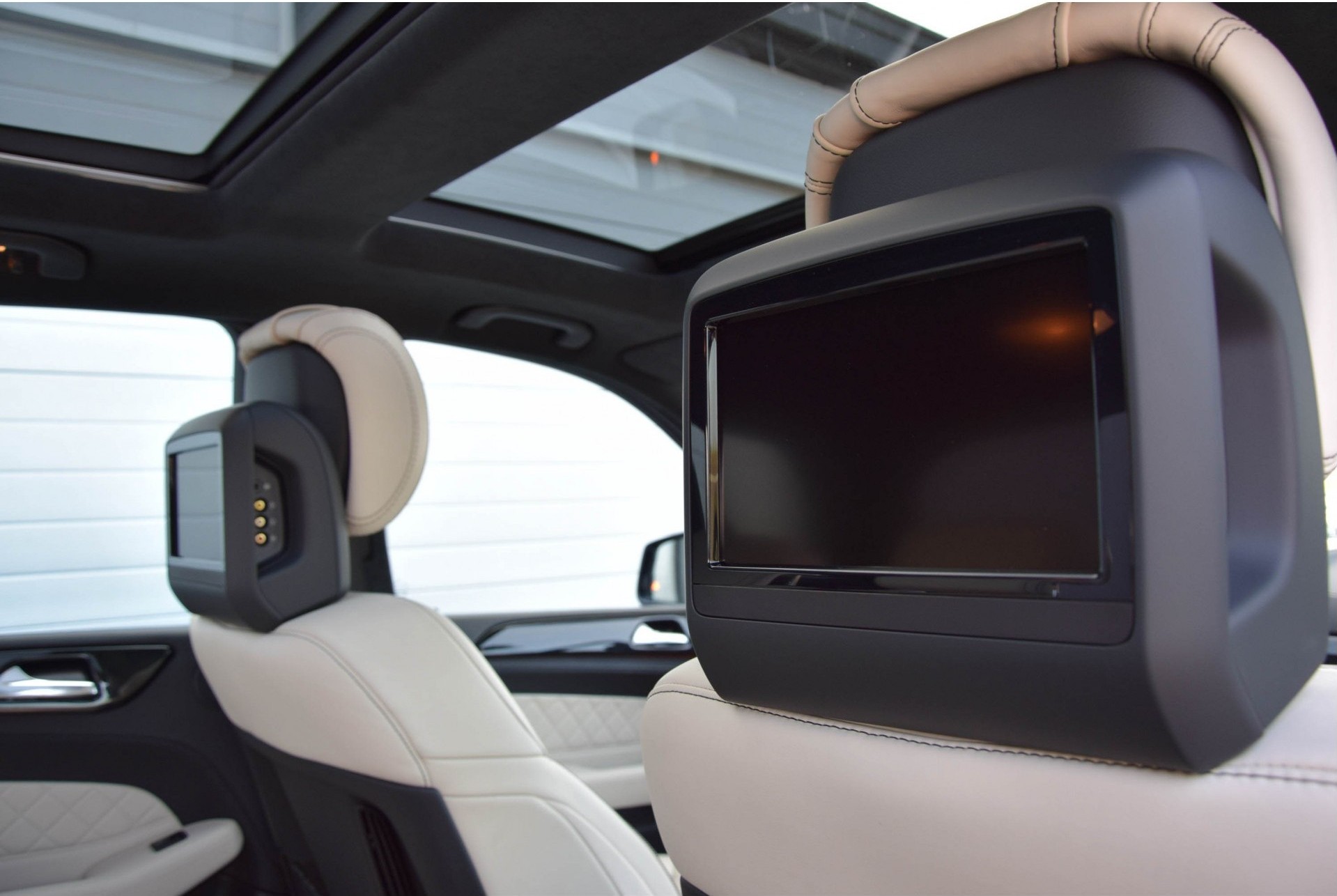 Mercedes-Benz GLE-Klasse 500e 14% 4-Matic Designo Panorama/Distronic/Massage/Entertainment Aut7 Foto 19