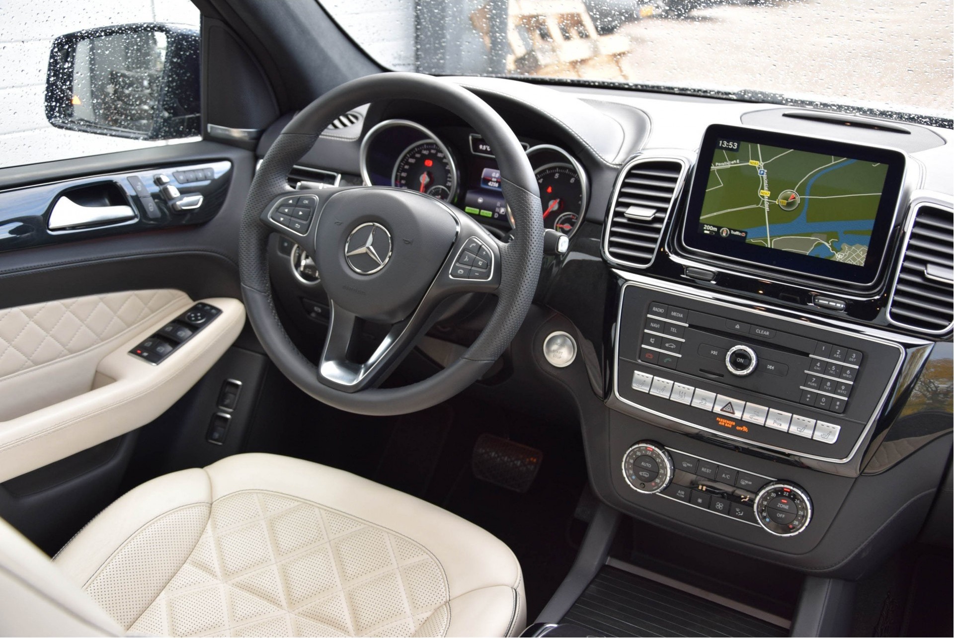 Mercedes-Benz GLE-Klasse 500e 14% 4-Matic Designo Panorama/Distronic/Massage/Entertainment Aut7 Foto 6