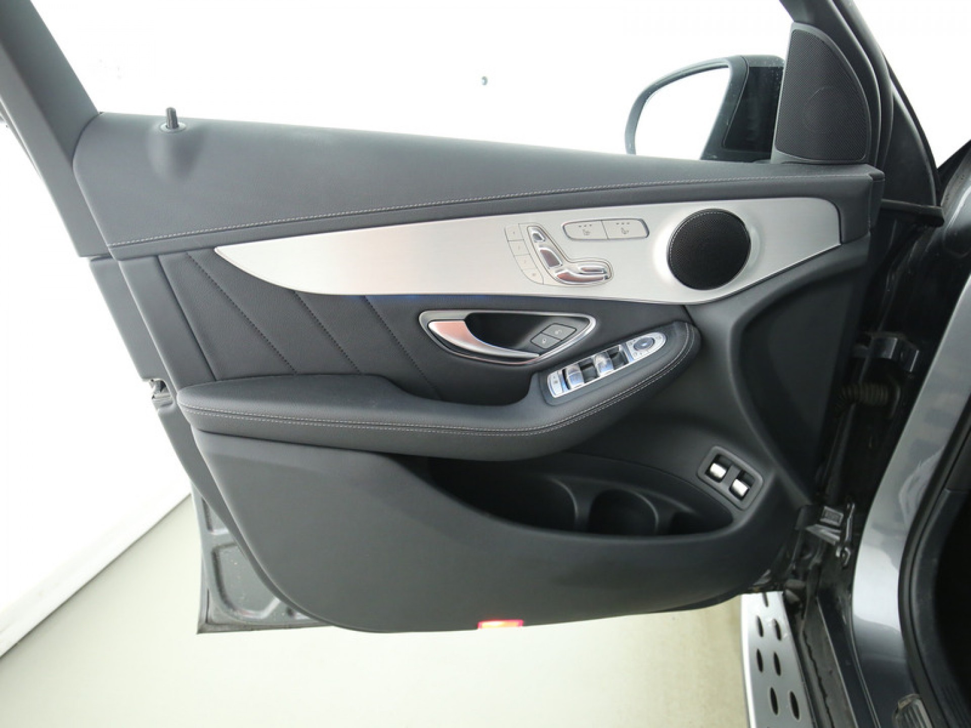 Mercedes-Benz GLC-Klasse 250 D 4MATIC 4M AMG Nightpakket Luchtvering/Distronic/Com/Panorama/Standkachel Aut9 Foto 6