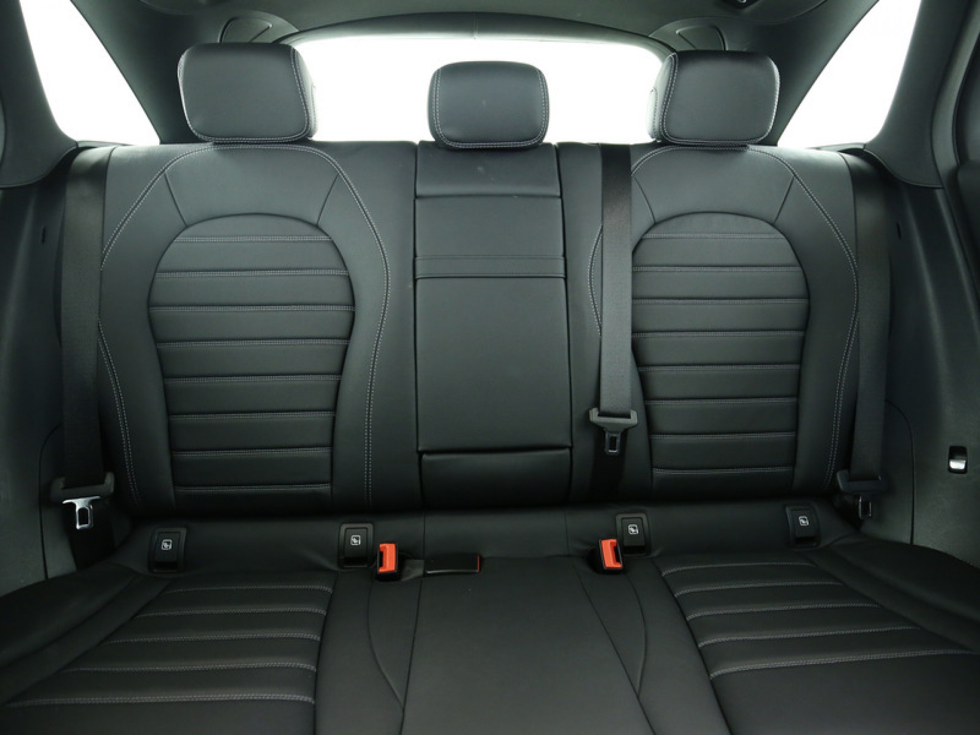 Mercedes-Benz GLC-Klasse 250 D 4MATIC 4M AMG Nightpakket Luchtvering/Distronic/Com/Panorama/Standkachel Aut9 Foto 7