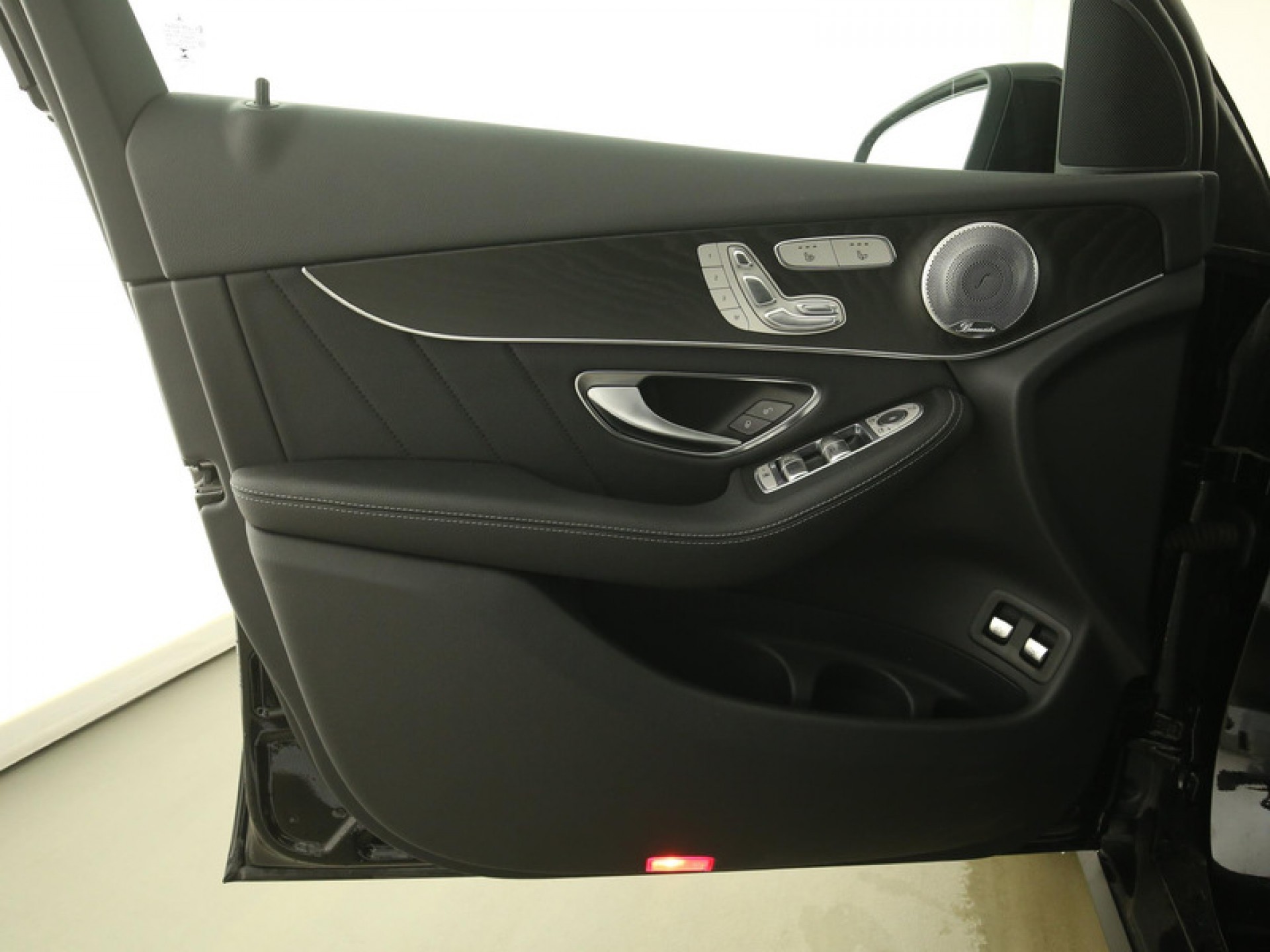 Mercedes-Benz GLC-Klasse 250 4M AMG Distronic/Com/ILS/HUD/Mem/Burmester/Keyless Aut9 Foto 8