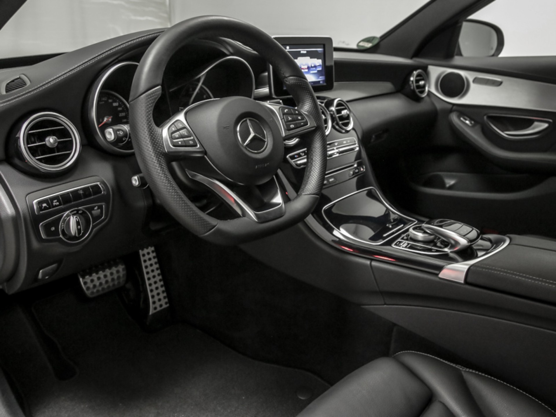 Mercedes-Benz C-Klasse 180 GERESERVEERD AMG Schuifdak/Leer/Nav/19"/ILS Aut7 Foto 4