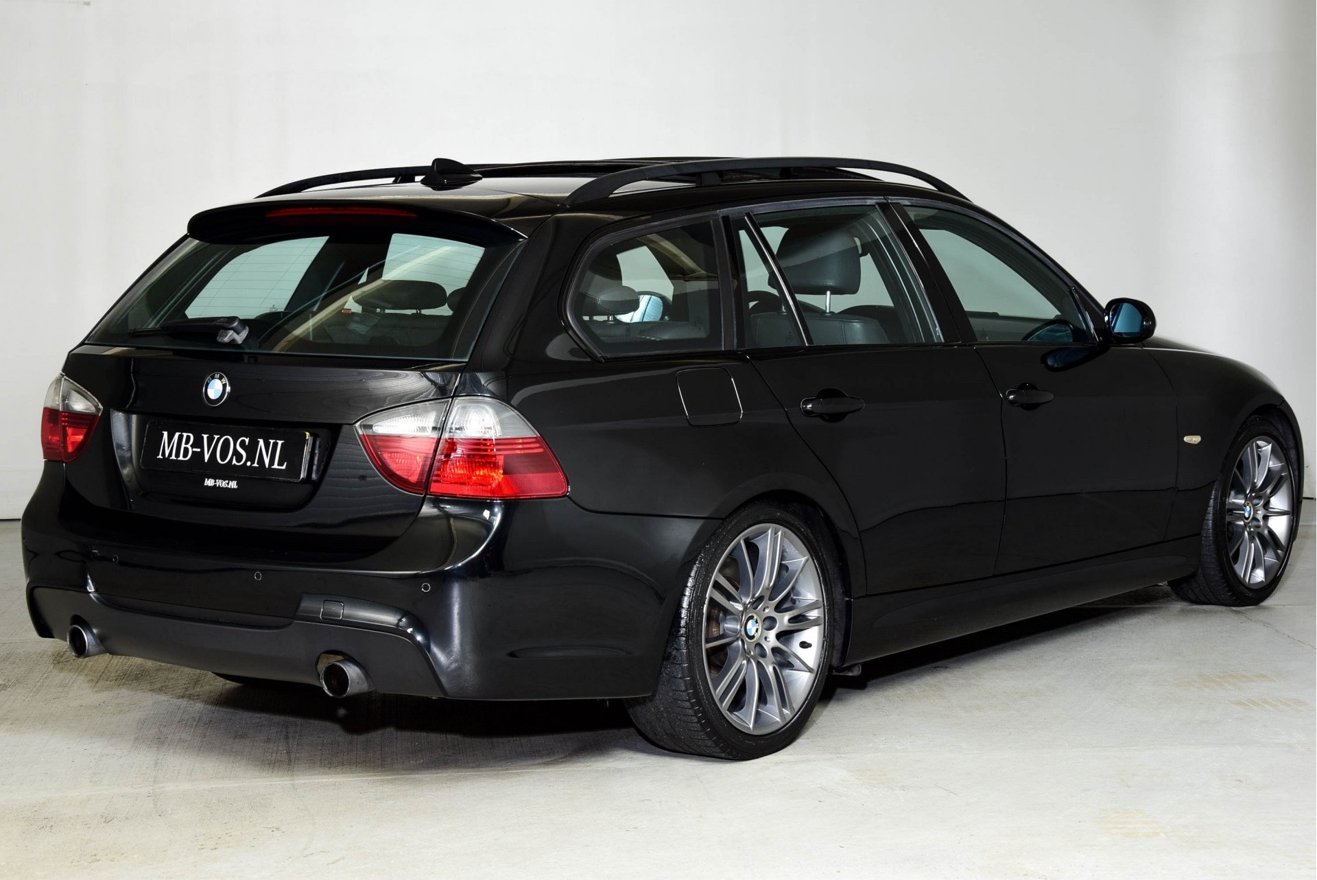 BMW 3 Serie Touring 335i High Executive M-Pakket Panorama/Xenon/Leder Aut6 Foto 2
