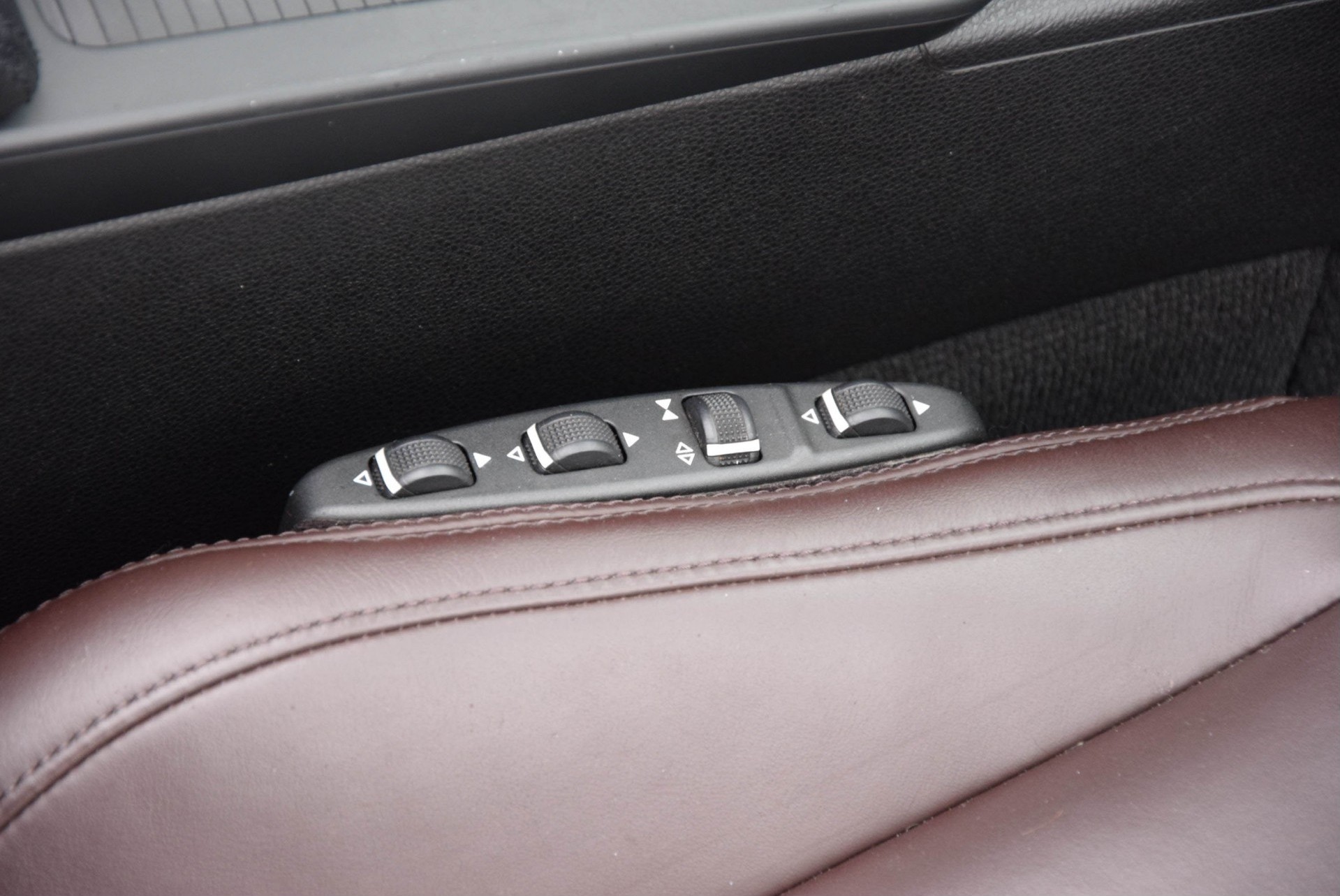 Mercedes-Benz E-Klasse Cabrio 350 CGI AMG Designo/Mem/Harman-Kardon/Com Aut7 Foto 11