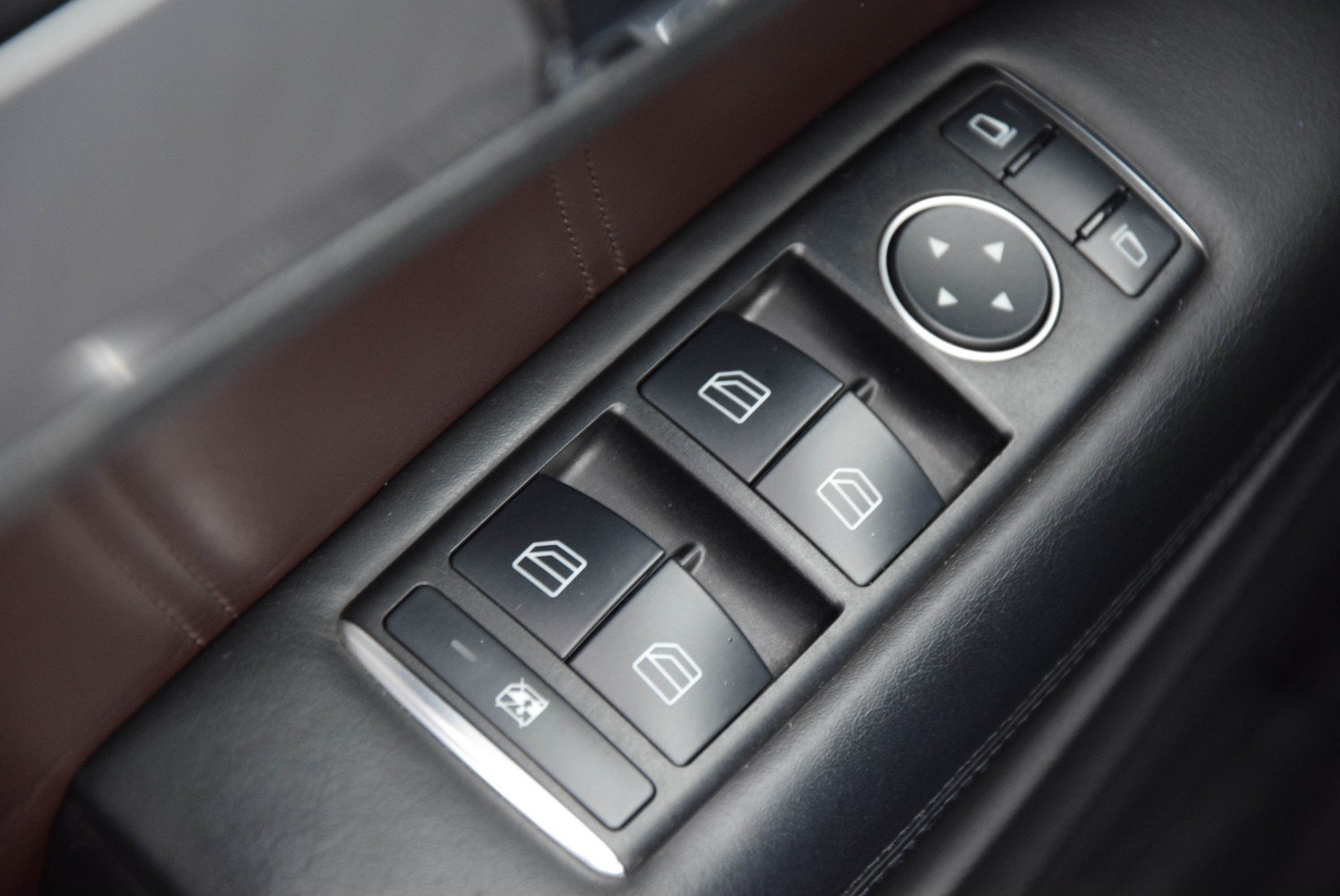 Mercedes-Benz E-Klasse Cabrio 350 CGI AMG Designo/Mem/Harman-Kardon/Com Aut7 Foto 16