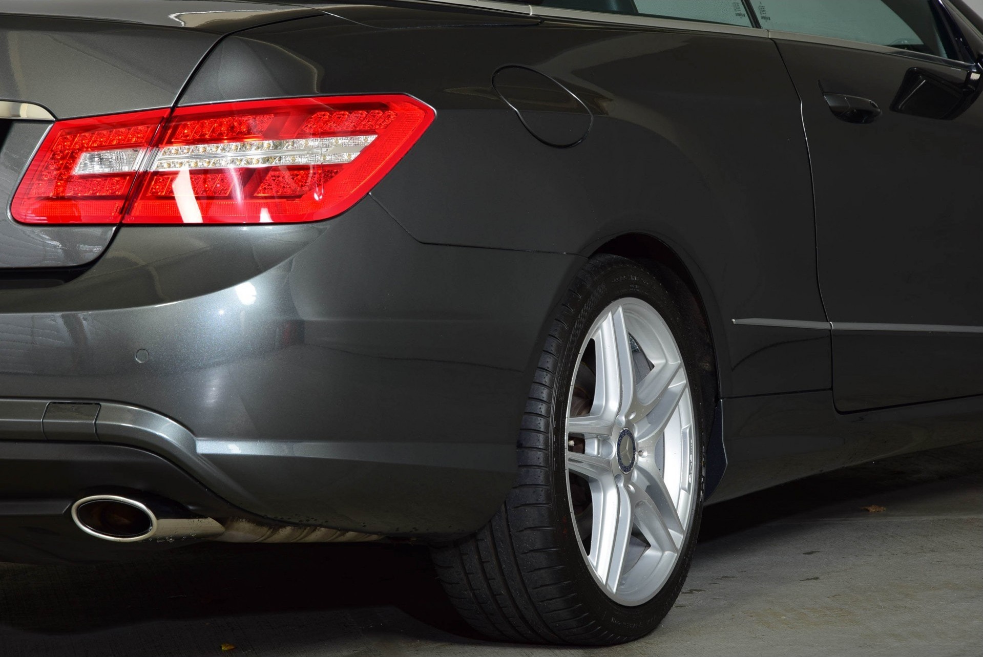 Mercedes-Benz E-Klasse Cabrio 350 CGI AMG Designo/Mem/Harman-Kardon/Com Aut7 Foto 21