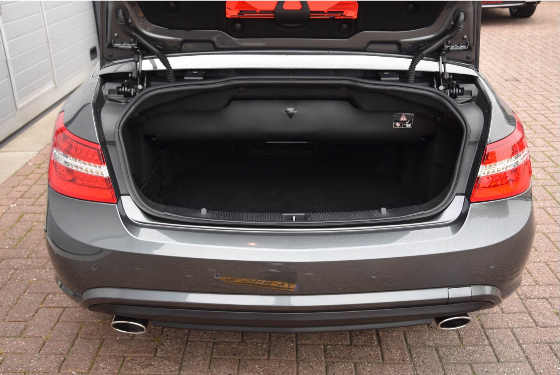 Mercedes-Benz E-Klasse Cabrio 350 CGI AMG Designo/Mem/Harman-Kardon/Com Aut7 Foto 25