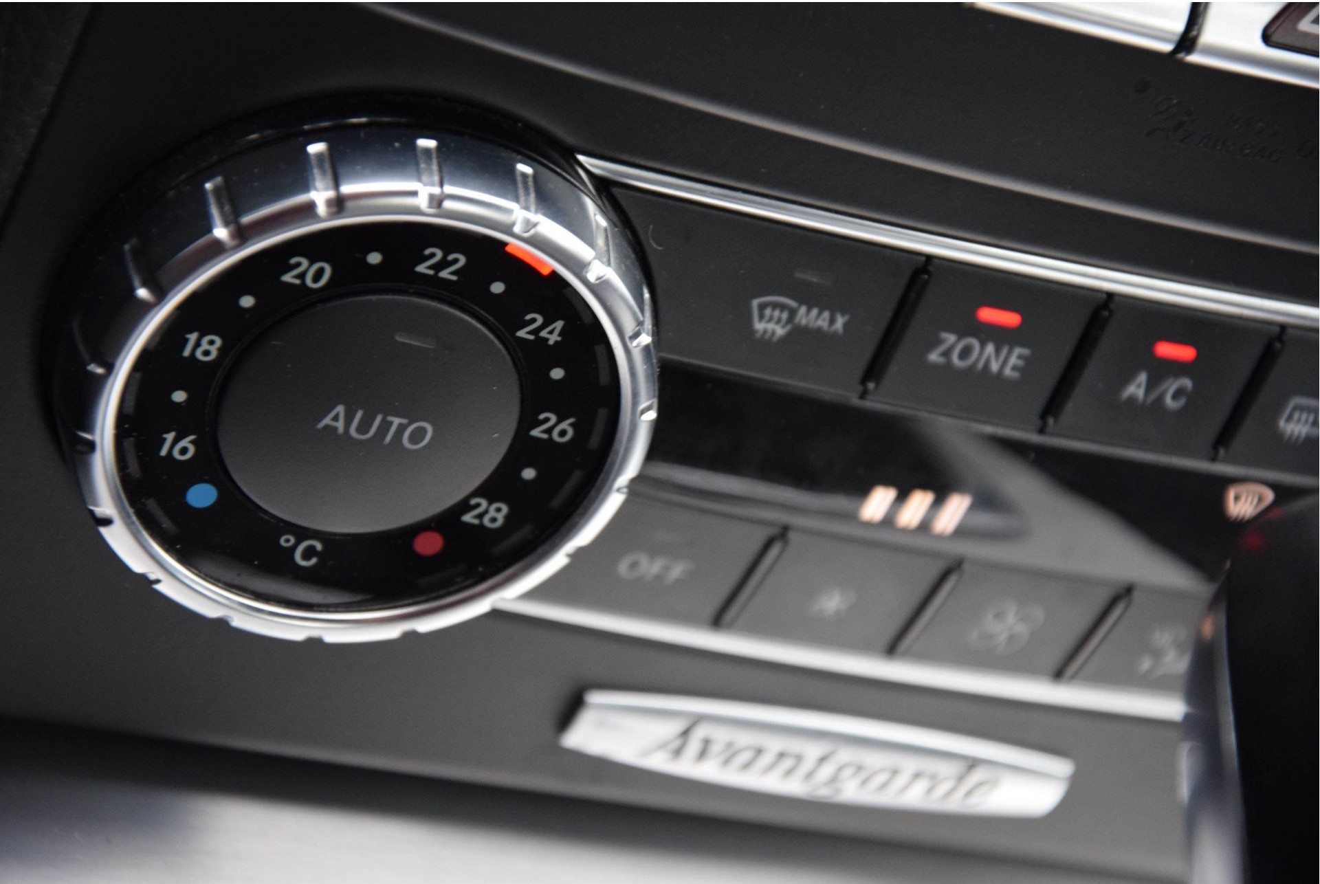 Mercedes-Benz C-Klasse 180 CDI Avantgarde AMG Nav/PDC/18" Aut7 Foto 11