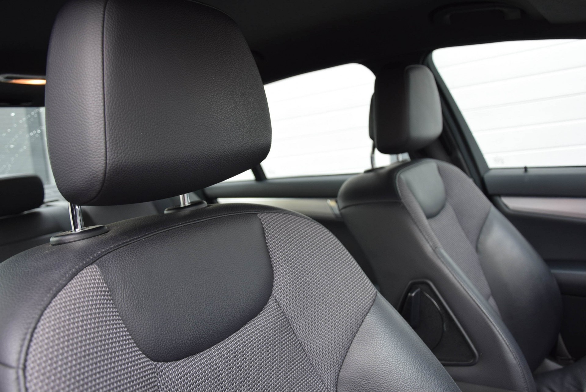 Mercedes-Benz C-Klasse 180 CDI Avantgarde AMG Nav/PDC/18" Aut7 Foto 12