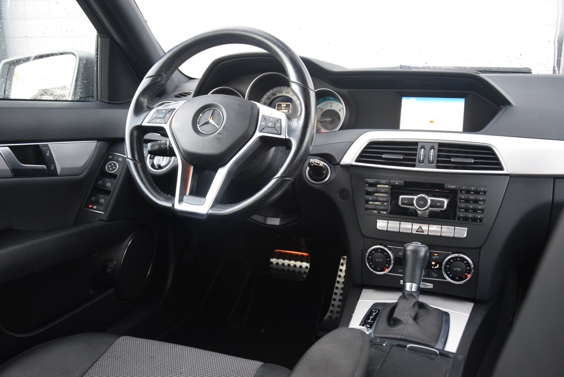 Mercedes-Benz C-Klasse 180 CDI Avantgarde AMG Nav/PDC/18" Aut7 Foto 5