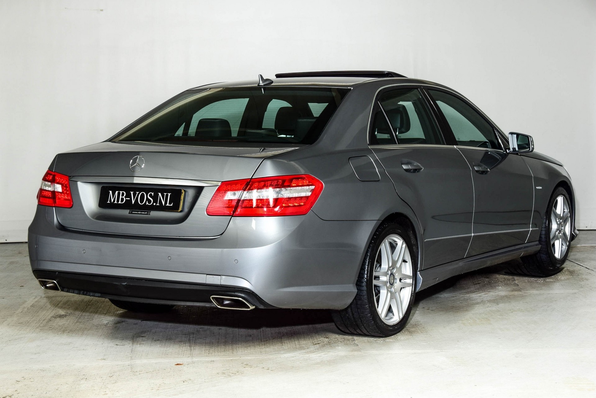 Mercedes-Benz E-Klasse 350 Cdi AMG Distronic/Dak/ILS/Harman-Kardon Aut7 Foto 2