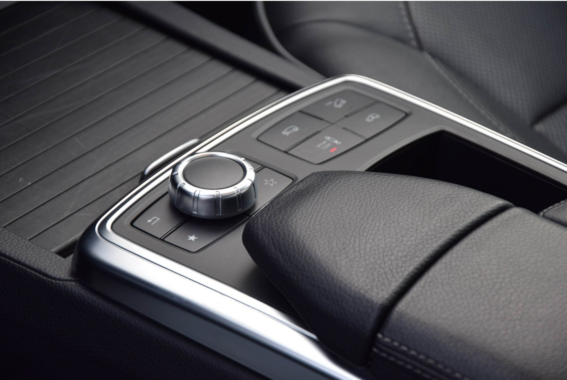 Mercedes-Benz M-Klasse 350 Bluetec 4-Matic AMG Distronic/Mem/Dak/Harman-Kardon/Luchtvering Aut7 Foto 12